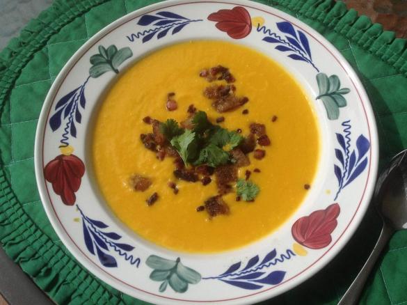 Süsskartoffel Lauch Suppe mit Krachelchen