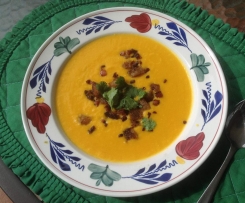 Süsskartoffel Lauch Suppe mit Krachelchen