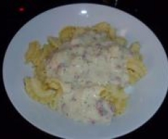 Speck-Käse-Sauce zu Nudeln