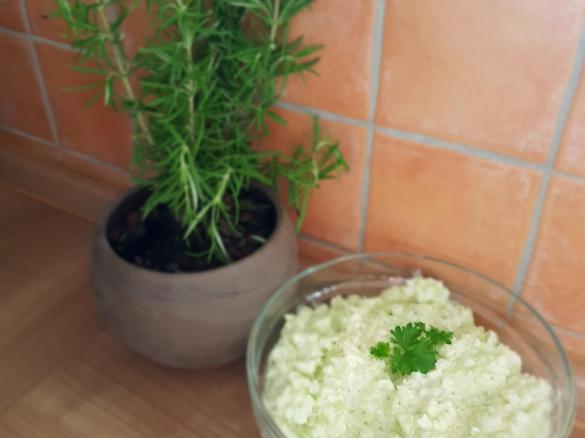 Erfrischender Gurken-Apfel-Salat