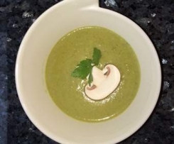 Kräutercremesuppe mit Champignons