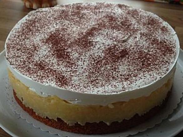 Apfelkuchen mit Nussboden und Apfel-Vanille-Creme