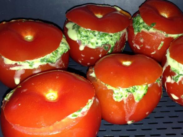 Tomaten mit Spinat-Ricotta-Füllung Low Carb
