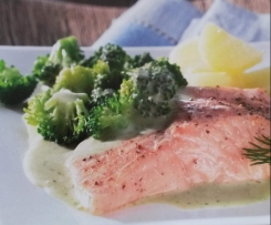 Lachsfilet mit Brokkoli, Kartoffeln und Dillsauce