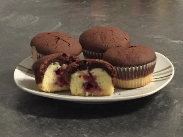 Kirschmuffins schwarz-weiß
