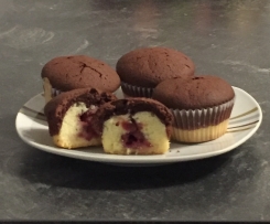 Kirschmuffins schwarz-weiß