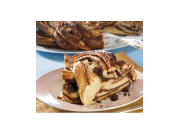 Hefekranz mit Apfel-Nuss-Füllung 