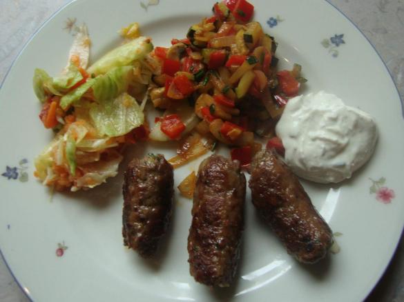 Cevapcici mit Lammfleisch