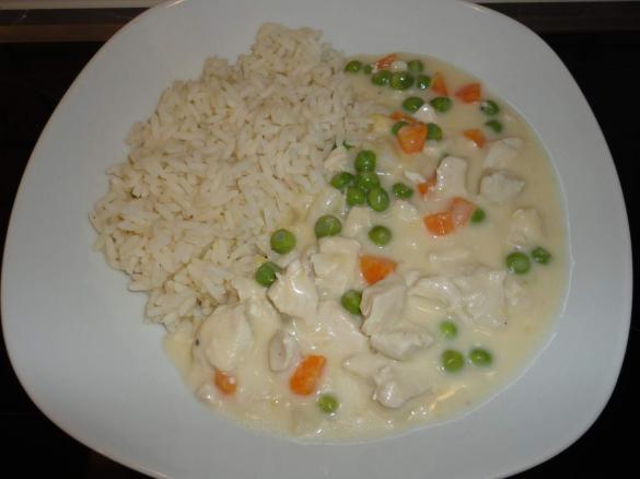 Hühnerfrikassee mit Reis (All-in-one) schnell & lecker