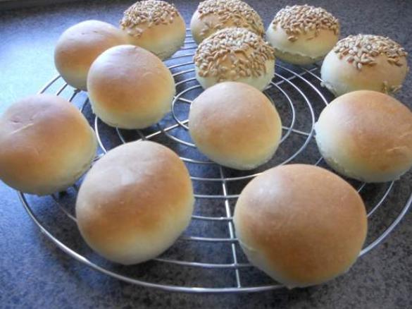 Soft Rolls (by Fairy Cakes)