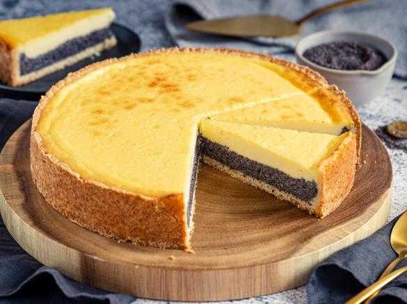 Mohnkuchen mit Eierlikör und Schmand