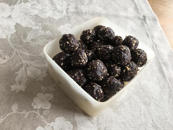 Rohkost-Riegel / -Pralinen