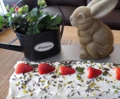 Traumhafte Erdbeer-Sahnerolle