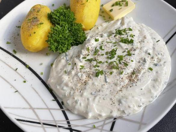 cremiger Kräuterquark für Salzkartoffeln a`la Mama