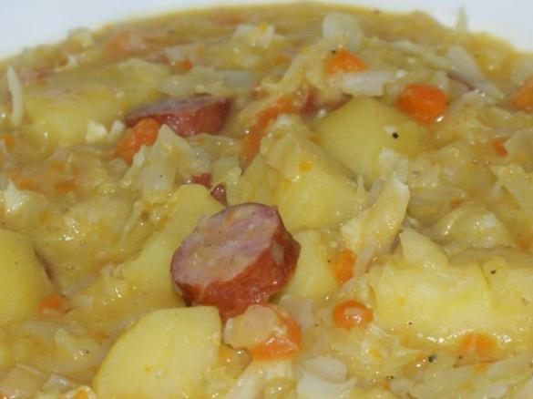 Thermine's Spitzkohl mit roten Linsen und Mettwurst