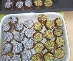 Minikuchen im Waffelbecher