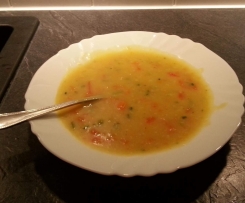 Minutensüppchen mit Gemüse und Nudeln