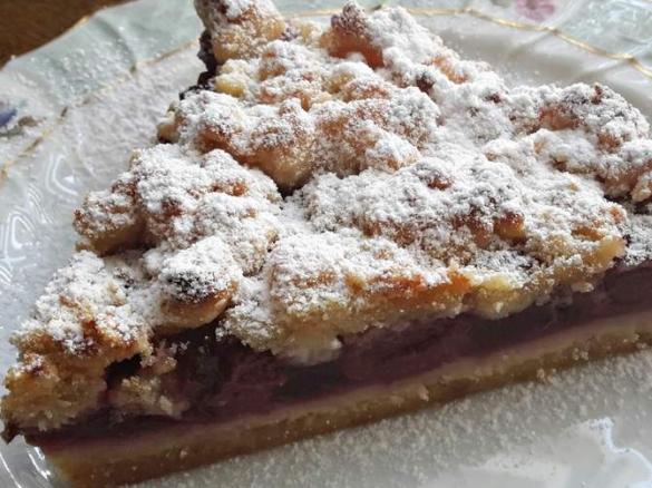 Marzipan Kirsch Kuchen mit Streuseln