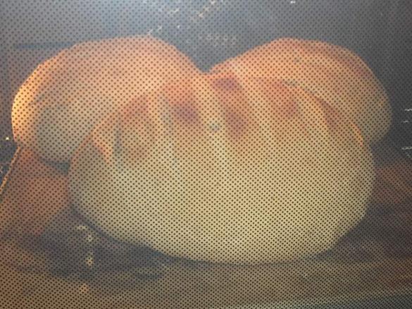 Bauernbrot auf Pizza Stein