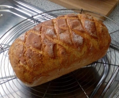 Roggenbrot mit Apfel & Röstzwiebelchen