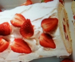 Erdbeer-Biscuitrolle