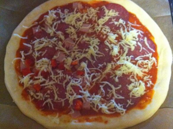 Pizza mit Käserand