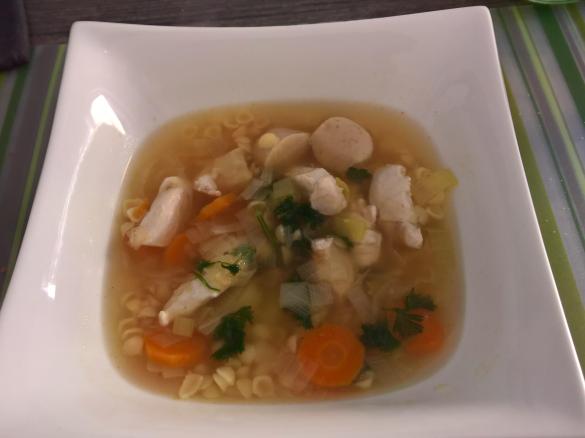 Schnelle/leichte Hühnersuppe [M.E. Edition]