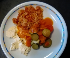 Fetakäse mit Gemüse und Tomatenreis - all in one -