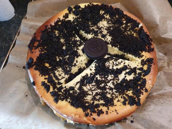 Oreo-Cheesecake Käsekuchen mit Boden aus Keksen