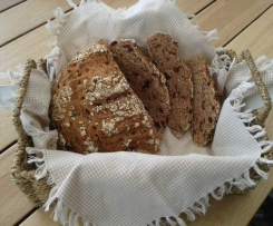 Vollkornbrot mit Haferflocken und Cranberries