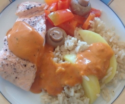 Lachs mit Reis und Gemüse