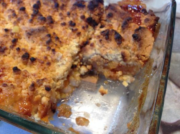 Karamellisierter Obst-Crumble