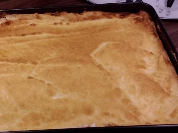 Käsekuchen vom Blech mit Baiserhaube