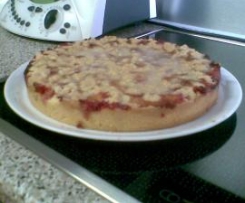 Johannisbeerstreuselkuchen mit Zuckerguss