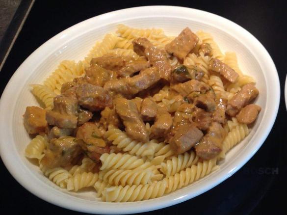 Sahnegeschnetzelte Schnitzel