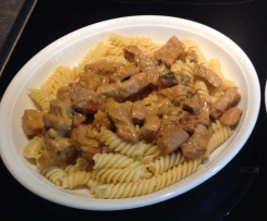 Sahnegeschnetzelte Schnitzel