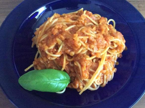 Tomatensauce mit roten Linsen