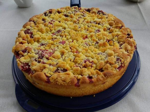 Leckerer Streuselkuchen (mit Erdbeeren)