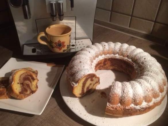 Mamakuchen ( Marmorkuchen )