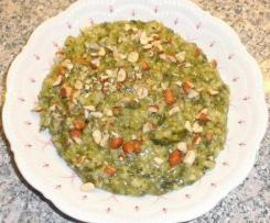 Grünkohl-Risotto mit Haselnuss-Topping