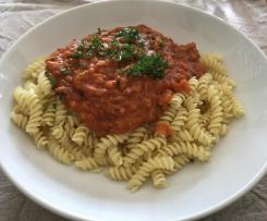 Linsenbolognese mit roten Linsen