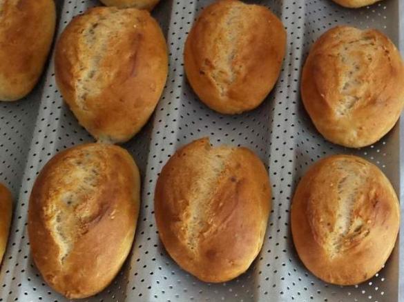 Dinkel-Buttermilch-Brötchen