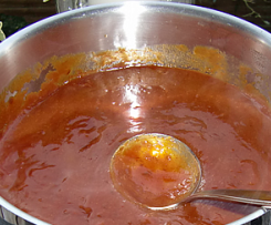 Fruchtige Pflaumen-Currysoße nach JackTheRibber