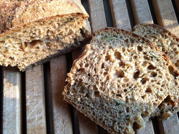 Dinkelbrot, saftiges Dinkel Körnerbrot