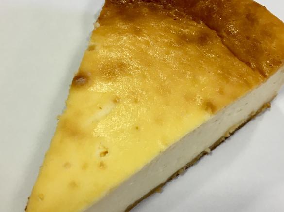 Käsekuchen mit Keksboden