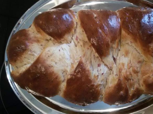 Butterzopf mit Speck