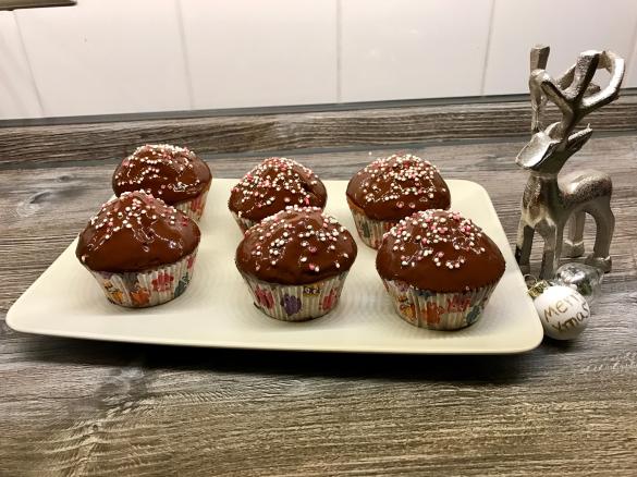 Wintermuffins mit gebrannten Mandeln und Nougatkern