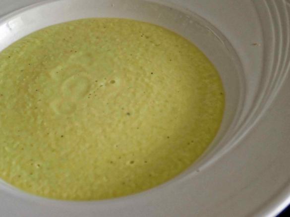 Feine Romanesco-Suppe