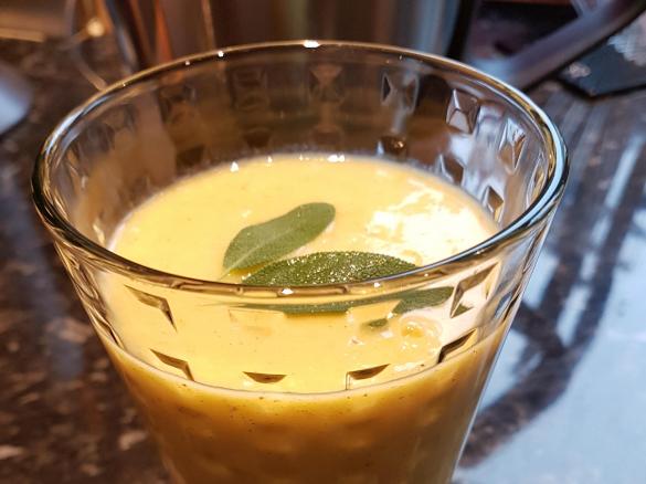 Mango Lassi ohne Joghurt