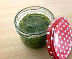 Selleriepaste aus grünem Staudensellerie
